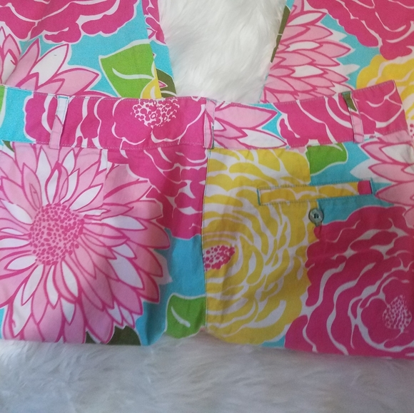 Lilly Pulitzer Vintage size 6 Capris. Like new. - Picture 4 of 6